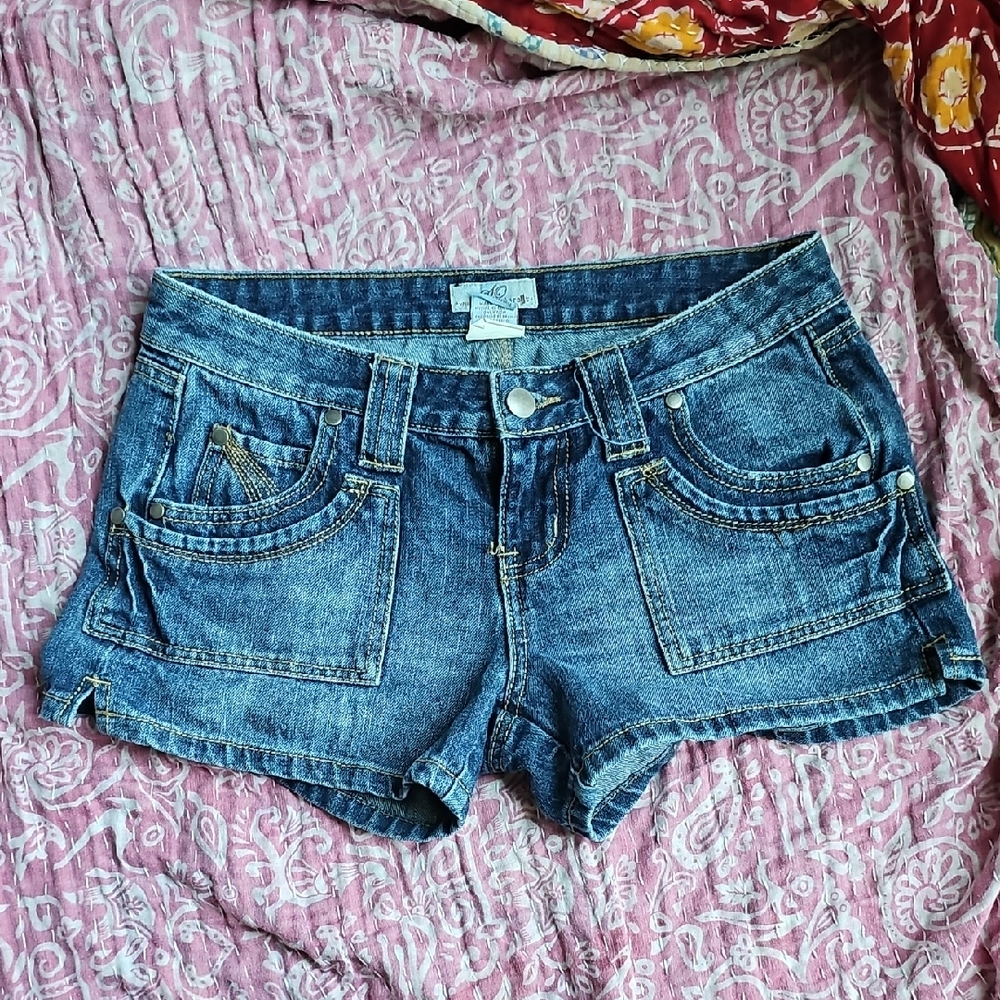 S.O. Wear it Declare it 2000s Lowrise Jean shorts